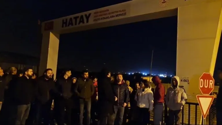 Hatay'daki konteyner kente elektrik kesildi