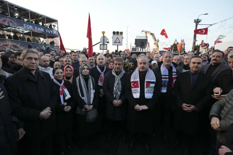 Bakanlar Galata Köprüsü'nde Gazze için buluştu