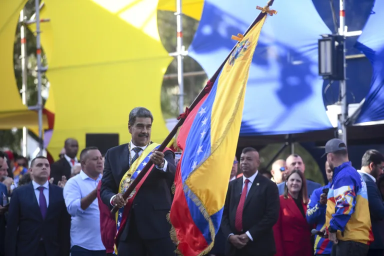 Maduro, yeni dönem için yemin etti