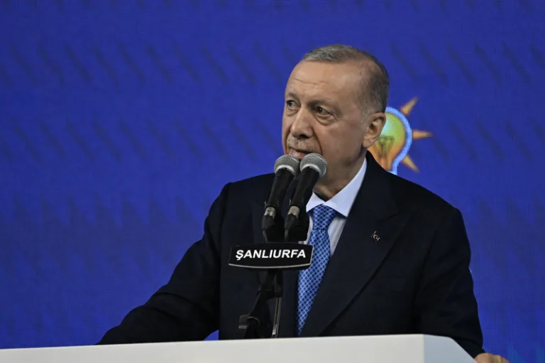 Erdoğan: Ya silahlar gömülecek ya da biz gömüleceğiz