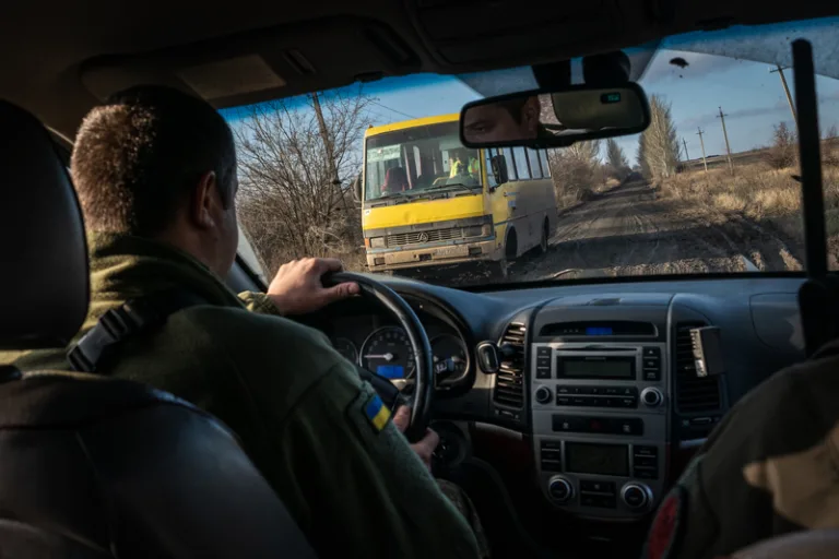 Ukrayna, Rusya'nın askeri havaalanına saldırı düzenledi