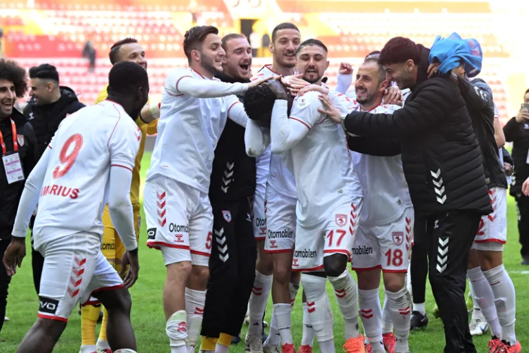 Samsunspor, Süper Lig'de zirveye yaklaşmayı sürdürüyor