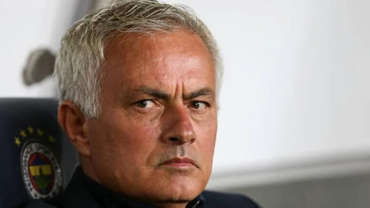 Jose Mourinho Galatasaray'ı skandal olarak nitelendirdi