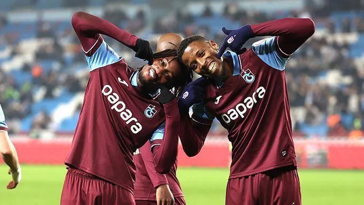 Trabzonspor, Alanyaspor'u 3-0 mağlup etti