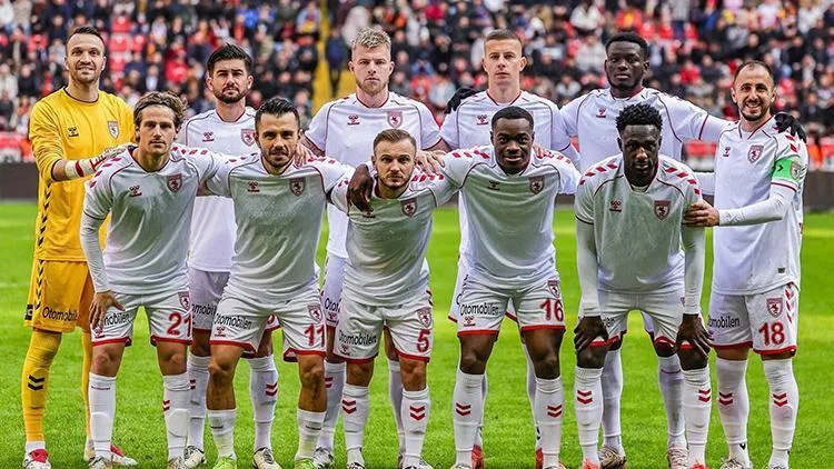 Samsunspor Süper Lig'de zirveye oynuyor