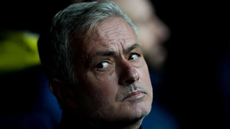 Mourinho, Fenerbahçe için 4 stoperle görüşüyor