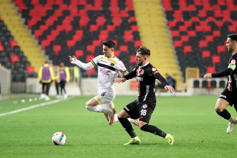 Gaziantep FK, İstanbulspor'u 4-0 yenerek kupaya başladı