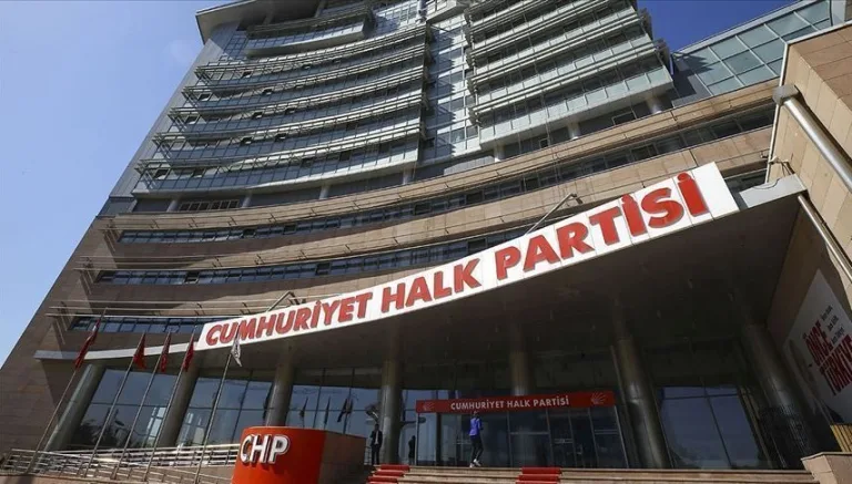 CHP MYK toplantısı başladı, DEM Parti kararı bekleniyor