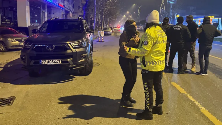 polis uygulamasını gören sürücü aracı bırakıp kaçtı