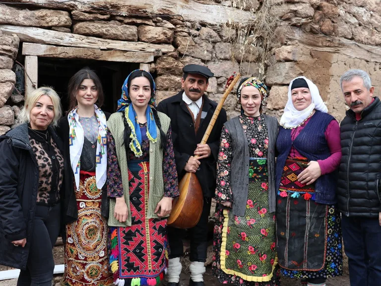 Aşık Veysel'in hayatını anlatan filmin çekimleri başladı