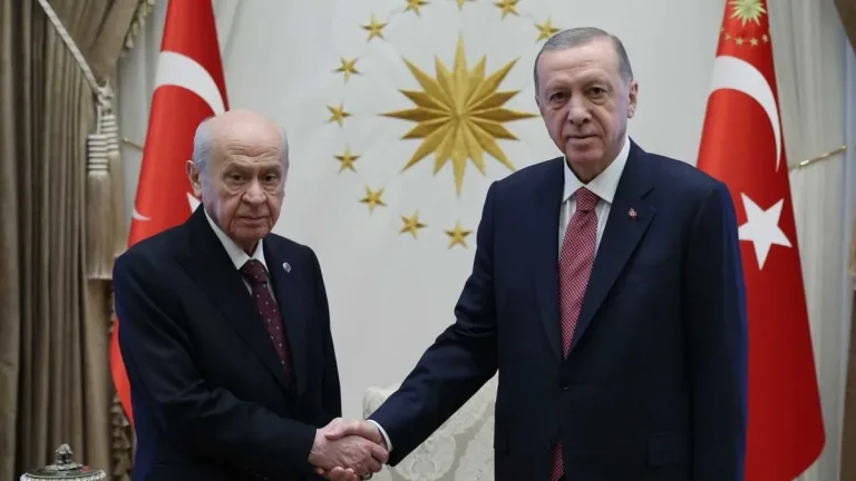 Erdoğan ve Bahçeli saat 16.30'da bir araya geliyor