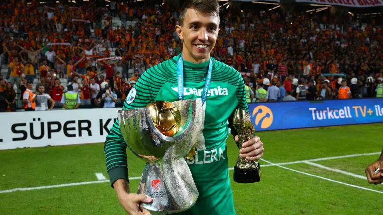 Fernando Muslera, Galatasaray'dan ayrılmak istiyor