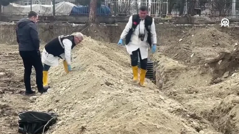 Burdur'da öğretmenevi bahçesinde insan kemikleri bulundu