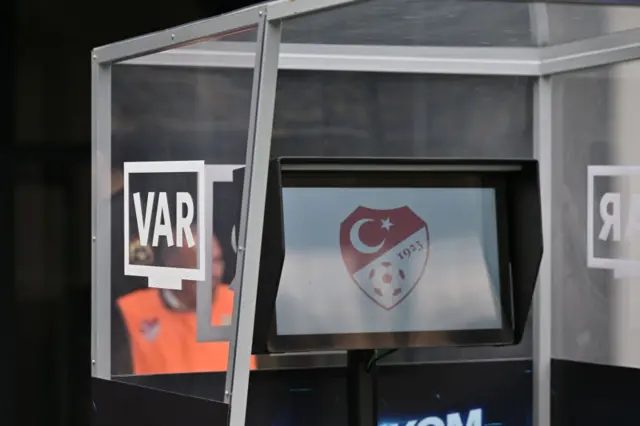 TFF yabancı VAR hakemi uygulaması başlatıyor