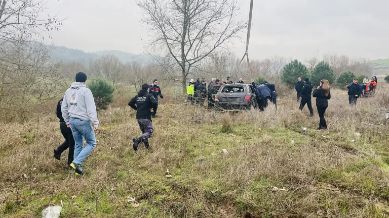 Çanakkale'de çaya düşen otomobilde 1 yaralı, 1 kayıp