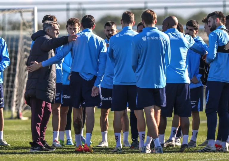 Stefan Savic takımla antrenmanlara başladı