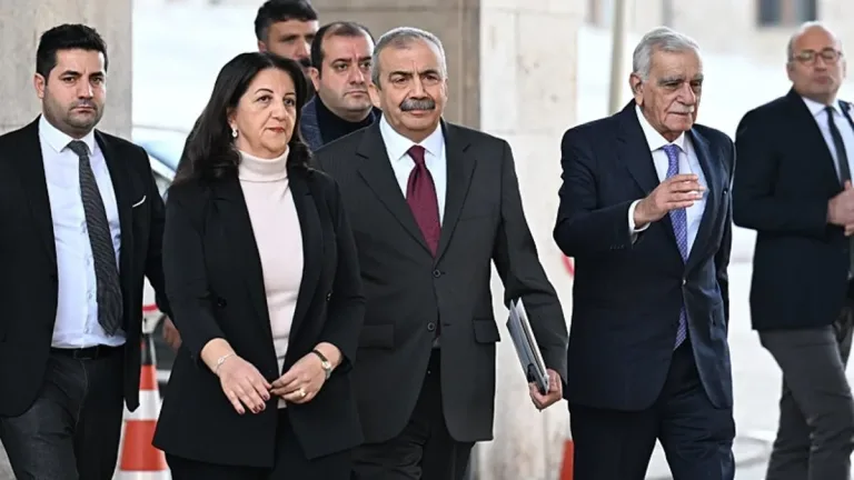 Dem Parti heyeti, Demirtaş ve Yüksekdağ'ı ziyaret ediyor