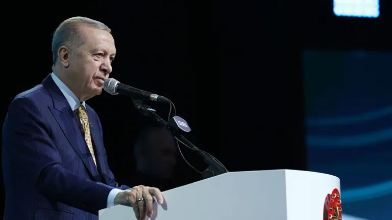 Erdoğan, Özgür Özel'e CHP'li belediyelerin SGK borcunu hatırlattı