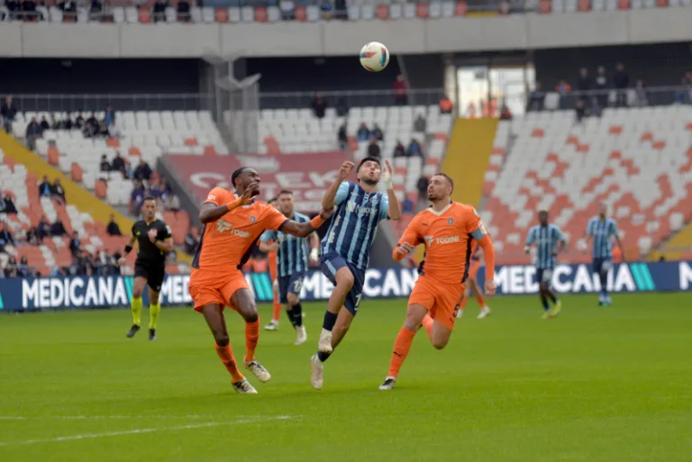 Başakşehir, Adana Demirspor'u 1-0 mağlup etti