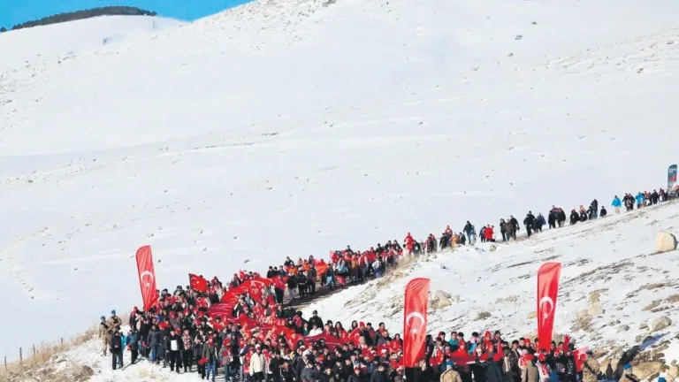 gençler sarıkamış şehitlerini anmak için yola çıktı