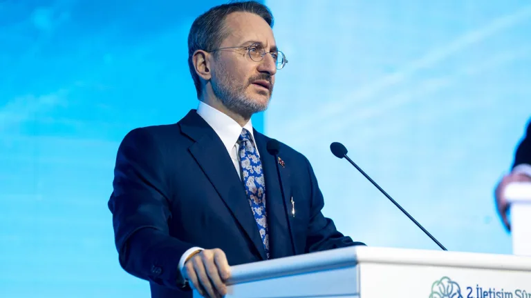 Fahrettin Altun, gazetecileri 10 Ocak'ta kutladı