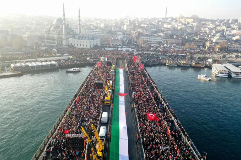 insanlık ittifakı galata'da toplandı