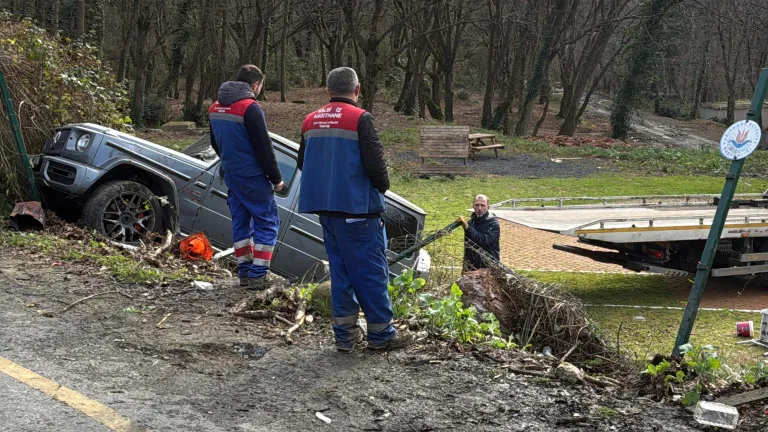 İranlı iş insanı 16 milyonluk cip ile kaza yaptı