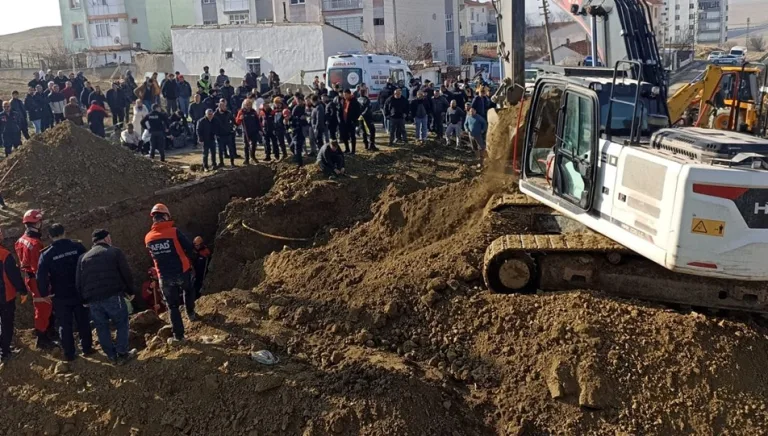 Ankara'da inşaat göçüğünde 2 işçi hayatını kaybetti