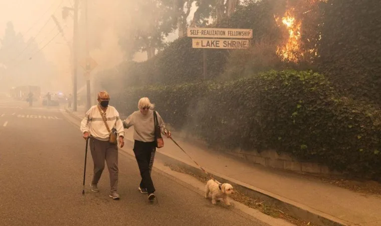 Los Angeles'ta lüks mahallelerde yangın paniği