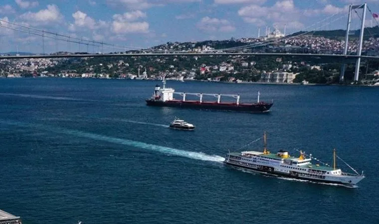 İstanbul Boğazı'nda gemi trafiği çift yönlü kapatıldı