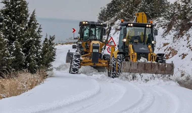 Van'da kar nedeniyle kapanan 463 yol açıldı