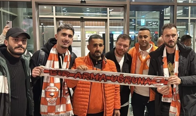 Adanaspor yeni forvetleri Sokol Cikalleshi ve Andrei Ivan'ı karşıladı