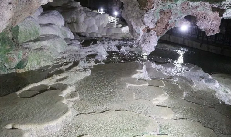 Kaklık Mağarası, yer altındaki gizli Pamukkale'yi keşfedin