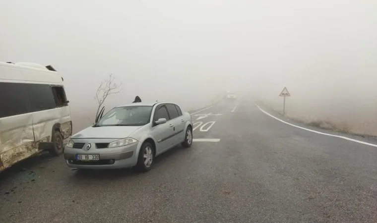 Kayseri'de öğrenci servisi ile otomobil çarpıştı