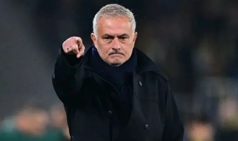 Jose Mourinho Hatayspor maçını izliyor