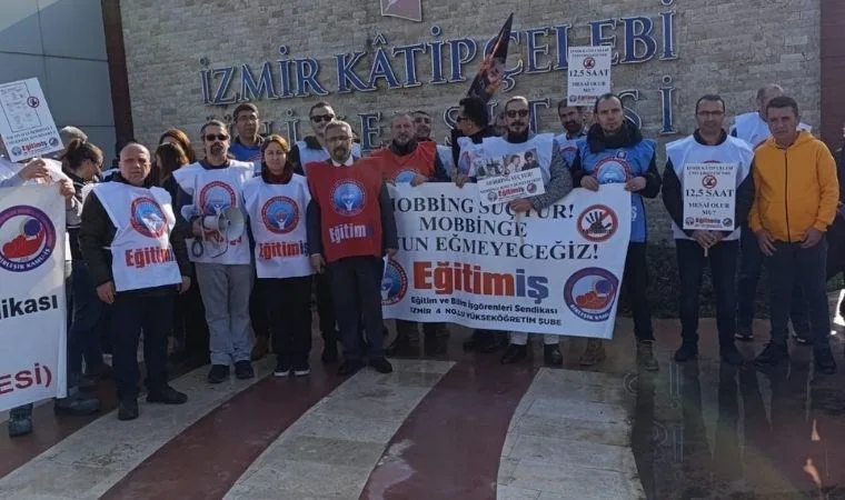 Katip Çelebi Üniversitesi'nde mobbing eylemi düzenlendi