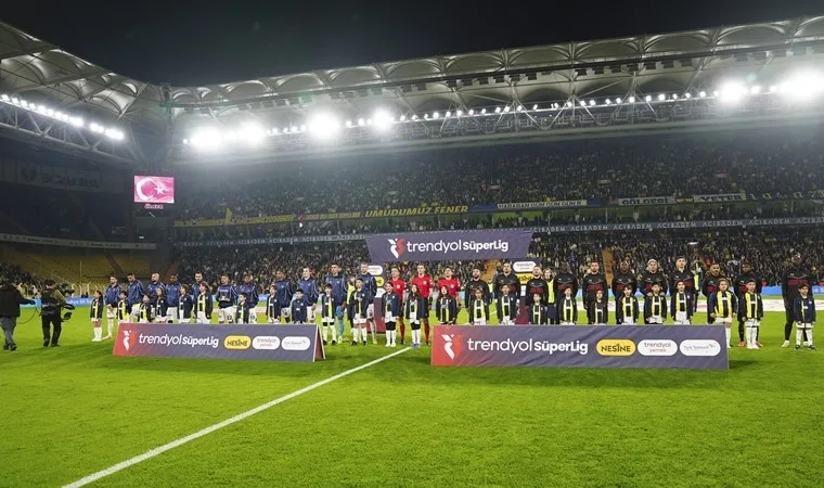 Fenerbahçe tribünlerinden yönetim istifası çağrısı