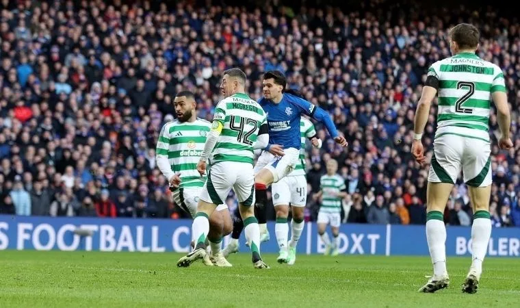 Rangers, Celtic'i 3-0 mağlup etti