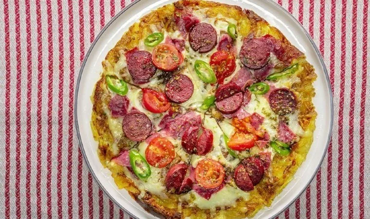 Pazar kahvaltıları için pratik patates pizza tarifi