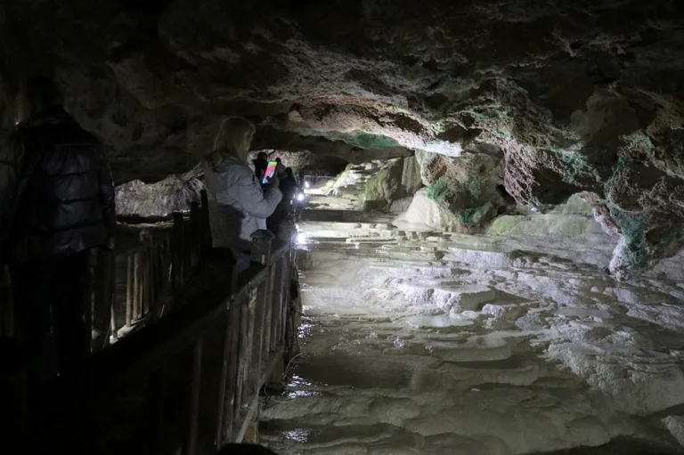 yer altındaki gizli pamukkale, ziyaretçi sayısı artıyor