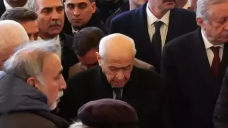 Devlet Bahçeli, Ferdi Tayfur'un cenaze törenine katıldı