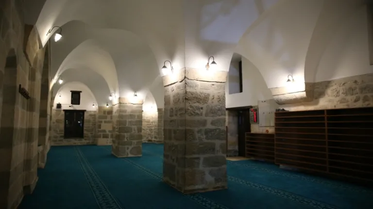 Kanuni Sultan Süleyman Camii restorasyonu tamamlandı, ibadete açıldı