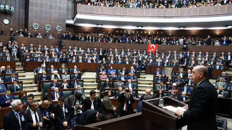 Erdoğan, istifa eden vekillere rozet takacak mı?