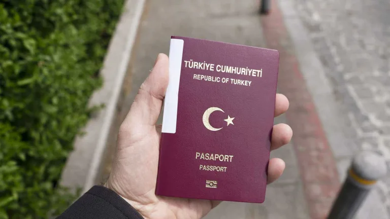 Türkiye 2025 pasaport endeksinde 6 basamak yükseldi