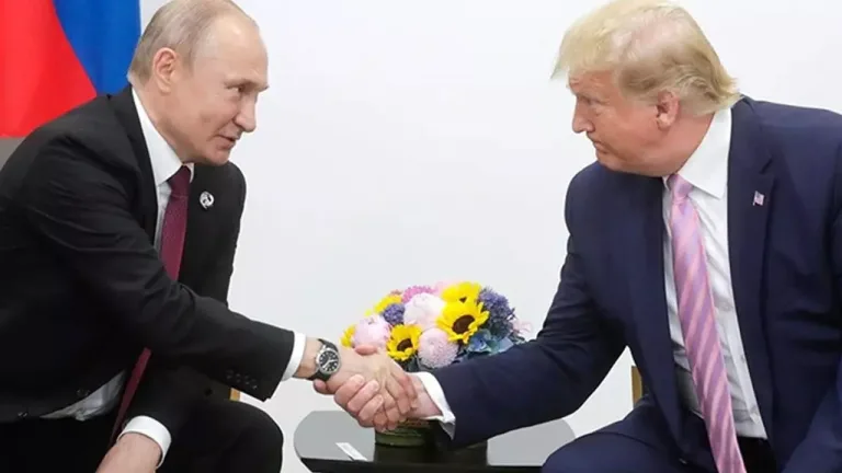 Trump, Putin ile savaşı sona erdirmek için görüşecek