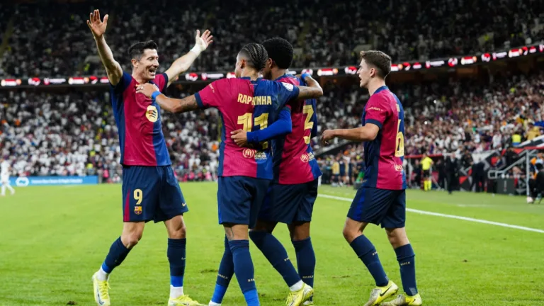 Barcelona, El Clasico'da Real Madrid'i 5-2 yenerek kupayı kazandı