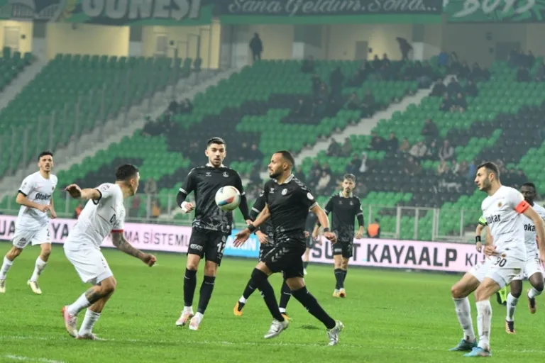 sakaryaspor ve gençlerbirliği golsüz berabere kaldı