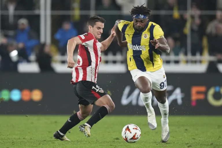 Fenerbahçe, Al Ahli ile Saint-Maximin görüşmesi yaptı